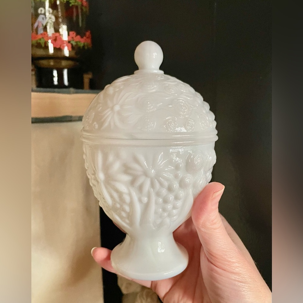 Vintage Avon Floral Milk Glass Lidded Jar Candy Dish Flower Power Shabby Chic